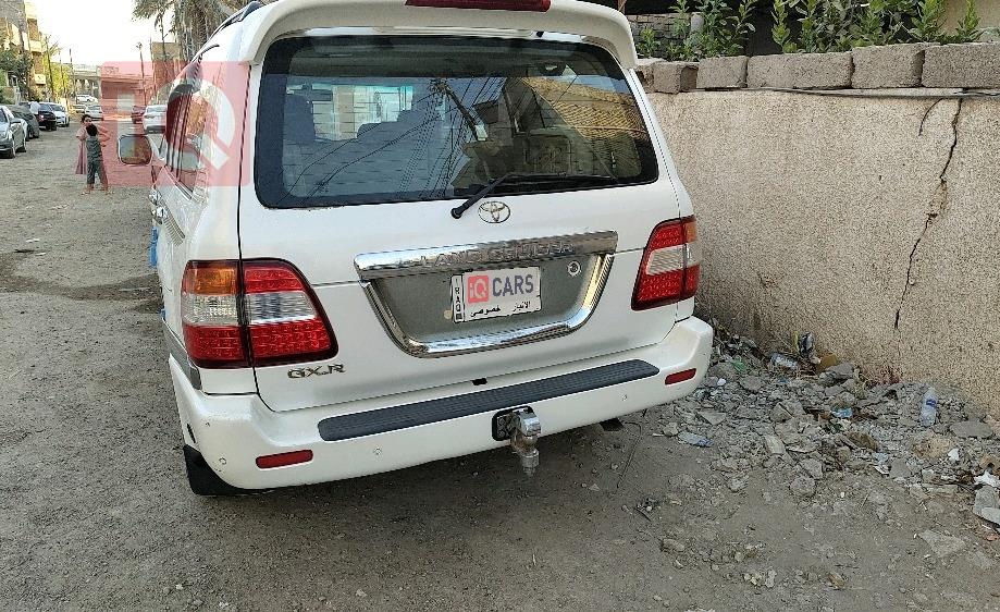 تۆیۆتا لاند کروزەر